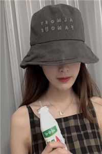 记忆深渊的那个人开头