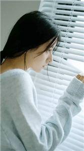 她嫉妒我吗为什么总在背后说我